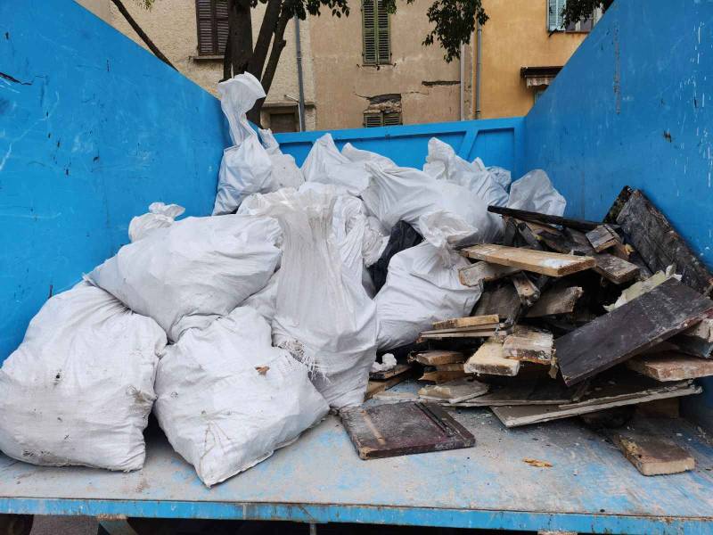 Location benne dib 14 m3 xxl grand format à Six Fours les Plages, Sanary, Toulon, La Seyne sur Mer, Ollioules